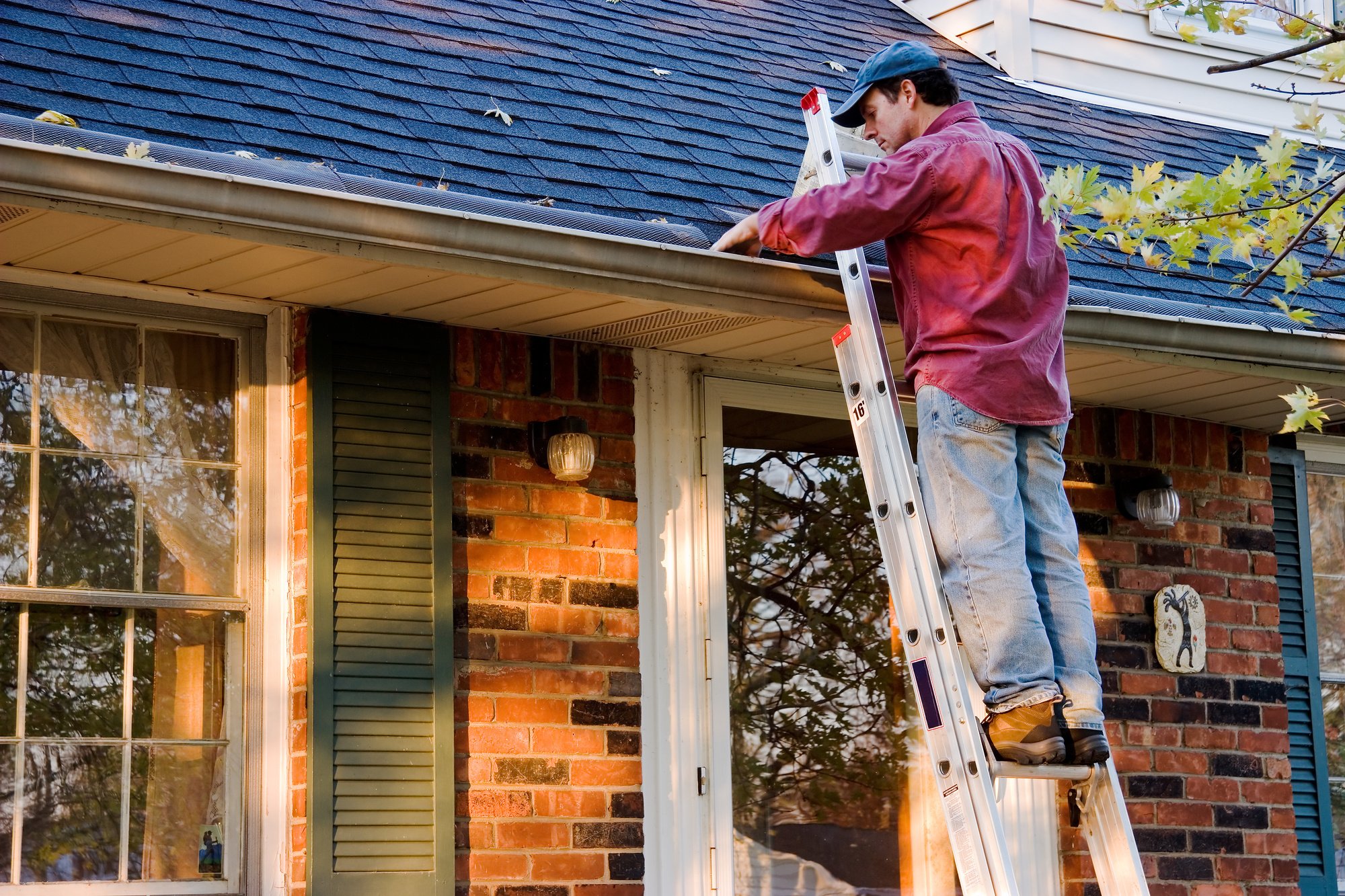 4 Things That Must Be on Your Rental Property Maintenance Checklist